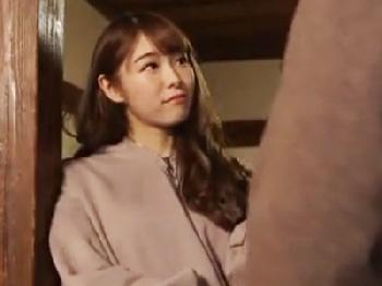 田舎の中年おやじ達をからかい半分で痴女って大乱交を始める尻軽女ギャルフェラ手コキぶっかけのエロ動画