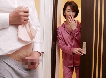 幼いころから憧れていた初恋の相手は…同級生の母親！自分の始めたは母ちゃんさんに捧げると決めたSEXを知らない男が一線越え巨乳...