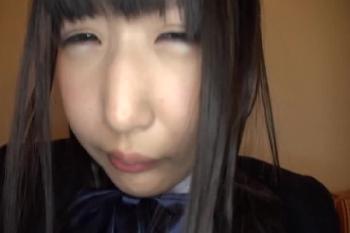あどけない女子校生をホテルに連れ込み￥交ハメ撮り！素人のエロ動画