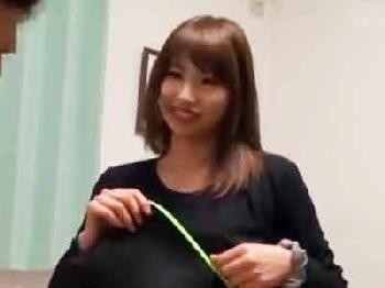 『出しちゃったの！？』本番禁止のデリ嬢の膣内に暴発中出し！巨乳素人お姉さん痴女コスプレのエロ動画