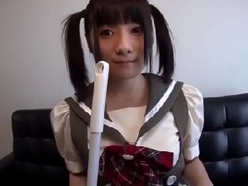 派遣メイドにいろんな格好をさせてイヤらしい事いっぱいさせてみた！美少女コスプレパイパン顔射のエロ動画