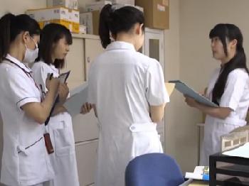 夜勤中の看護師は疲れてるので顔面射精凌辱に逆らえませんW素人お姉さん看護婦顔射レイプのエロ動画