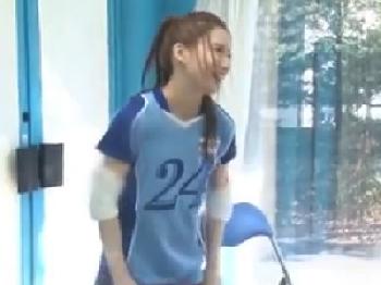 仲間のバレー部員が待ってる間に二十歳のお嬢様女子大生がマッサージ師に犯される一部始終素人水着ナンパ盗撮のエロ動画