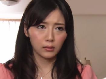 「恥ずかしがらないで‥」きれいな巨乳お義理の母さんがダメ義息を筆おろしお姉さん痴女人妻近親相姦のエロ動画