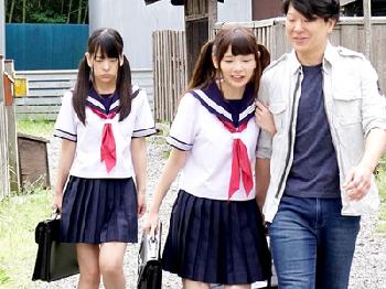帰省して久々に会った妹と親には内緒の近親交尾中出し性交美少女パイパン近親相姦3Pのエロ動画