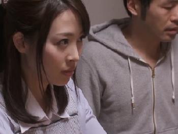 うそだろ…オレがいない間にうちの妻が絶倫粘着男に寝取られていたなんて…人妻近親相姦本田岬のエロ動画