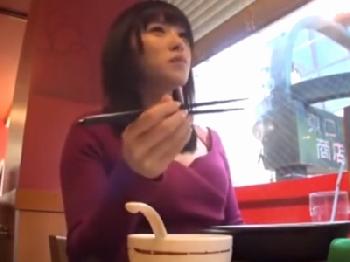 黒髪の上玉素人をナンパGET！自宅に連れ込んでハメ撮り成功美少女のエロ動画