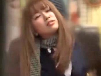 万引き働いた女子校生はバレたらレイプされても文句言えません素人美少女ロリ乱交のエロ動画