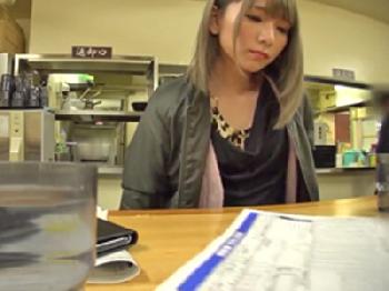 童顔系無毛ギャルとデートして自宅に連れ込み中出しセックス美少女ロリパイパンのエロ動画