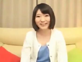 顔だけでなく声まで幼い素人お姉さんを捕まえて無慈悲な生中出しハメのエロ動画
