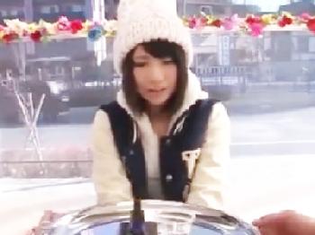 マッサージ器具のモニターと騙してナンパした素人主婦マンコにたっぷり中出し頂きましたW巨乳人妻のエロ動画