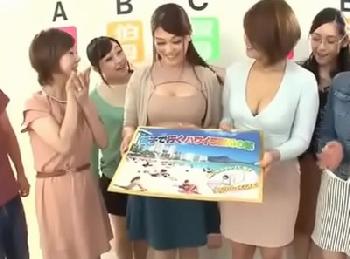 美人なお母さんとオバ姉妹が勢ぞろい!オール巨大乳な家系に限定して実息子と近親相姦巨乳素人人妻熟女中出し乱交のエロ動画