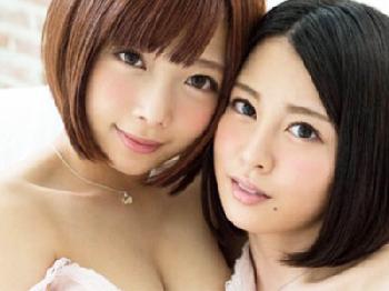 「一緒にエッチしよっ」W童顔妹と温泉旅館でベロキス近親3PパコW巨乳美少女ロリ顔射近親相姦のエロ動画