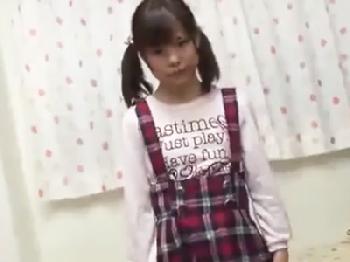 小〇生みたいなミニおっぱい童顔娘を誘拐して生ハメ!中出し射精する変態童顔コンオヤジ美少女ロリパイパンのエロ動画