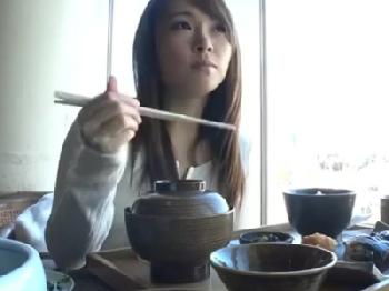 関西弁の淫女そうな素人奥さんをナンパして中出し巨乳人妻のエロ動画