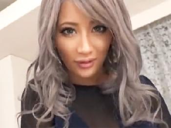 タイトミニスカートの巨大尻巨大バストギャルを立ちバックでハードピストン鬼イカセ巨乳顔射のエロ動画