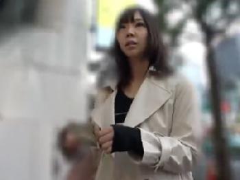 ナンパゲットした美形少女が押し切られて中出しSEX素人美少女のエロ動画