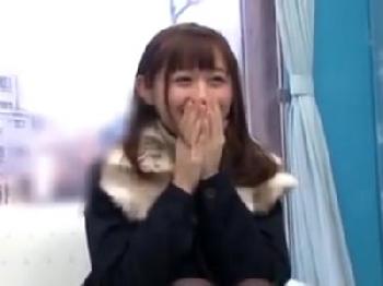 マジックミラー号で清麗で愛らしいお姉さんがチェリーボーイ男子の筆おろし巨乳素人童貞のエロ動画