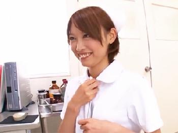 ガチな美形お姉さん看護師が白衣姿で本気イキ!恥ずかしながらも濡れまくる素人美少女コスプレ看護婦ハメ撮りのエロ動画
