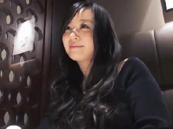 白昼堂々ホテルで他人ペニスにイキ顔見せる欲求不満な素人奥さん巨乳痴女人妻ハメ撮りのエロ動画