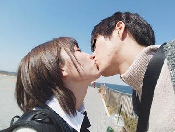 野外でもどこでも恥じらいなくディープキスする女子校生！そんな神女子校生とラブホテルで生6連発！！素人美少女ロリ中出しハメ撮り...