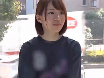 マッサージと騙されてまんまと中出しSEX食らっちゃった女子大生素人美少女ナンパレイプのエロ動画