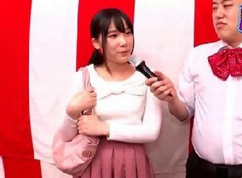 「クイズで正解したら…お金もらえるって♡」素人ナンパで連れてこられた美形少女が罰ゲームに耐えきれずに悶絶イキ巨乳美少女のエロ...