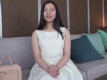 清麗に見えてマゾの性的変態なお姉さんが目隠しプレイでアクメ連発ぶっかけ3Pのエロ動画