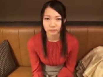 モテない男子のオナニー見てたら発情しちゃってハメ撮りしちゃう素人娘美少女顔射のエロ動画