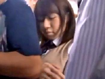 満員電車で冷酷痴漢に顔面射精陵辱されちゃう女子校生巨乳美少女顔射レイプのエロ動画