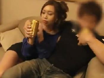 完全に酔っ払った素人きれいなお姉さんをピスハメして深酔いマンコに生中出しのエロ動画