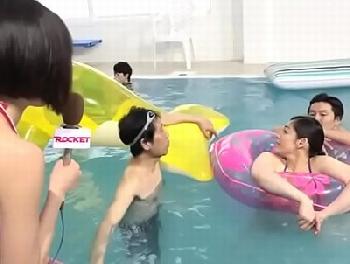 かあちゃんと息子が水中でパコれるか！？父親にバレることなく出せれば1発ごとに10万円エロ企画巨乳素人お姉さん中出し近親相姦の...