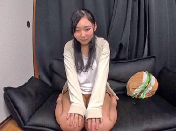 園で人気者の地味系な保母さんが変態性癖むき出しFUCK素人お姉さん顔射のエロ動画