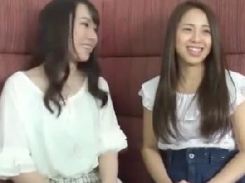 中学生の頃から仲良しな美人奥さん2人組ナンパ→キレイな方に生中出し！巨乳素人痴女人妻ハメ撮りのエロ動画