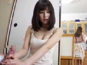 風邪で寝込んだお父さんの男根を奪い合う娘たちの近親3Pパコ美少女お姉さん近親相姦のエロ動画