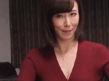 母友人の息子に目を付けた美中年女性妻が獣のような声を上げながら交尾に夢中痴女人妻熟女顔射のエロ動画