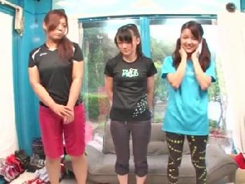 陸上ミニ系っ娘をナンパしてマジックミラー号で連続セックス素人美少女のエロ動画