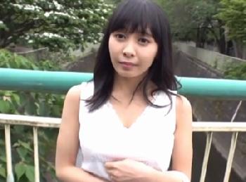 『ちょっと…緊張しますね…』広瀬ア〇ス似の別嬪奥様が夫に嘘をついてアダルトビデオ出演巨乳素人人妻ハメ撮りのエロ動画