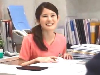 押しに弱い美人エステティシャンを口説き落とし容赦なくハメるW素人お姉さん顔射ハメ撮り3Pマッサージのエロ動画