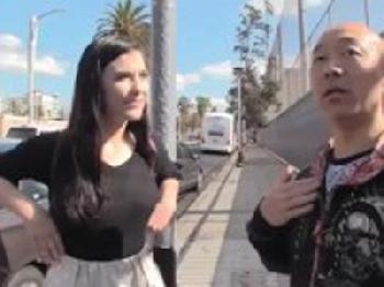 外国でナンパした日本人好みの女にバーガー奢ってお礼の交尾W素人お姉さんのエロ動画