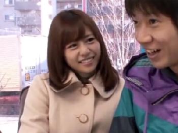 神女優・瑠川リナちゃんがファンを逆ナンパ→日頃の感謝を込め即尺フェラチオ抜き!素人お姉さん痴女手コキのエロ動画