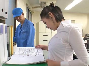 シャツのボタンが弾け飛びそうな残業オフィスレディにムラムラしオフィスFUCK巨乳OL顔射のエロ動画