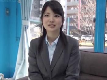 相互オナニーだけという約束でマジックミラー号に入ったのに‥我慢しきれなくなった上司によってなし崩しパコ素人お姉さんOLハメ撮...