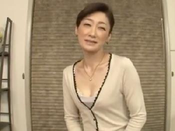 欲求不満な中年女妻が夫に内緒でJAV出演！久々肉棒に激イキ素人人妻熟女中出しのエロ動画