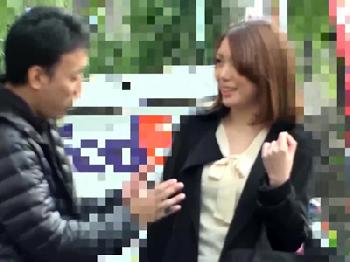 美形奥様をおだてて口説いてTレ込み密通巨乳素人人妻のエロ動画