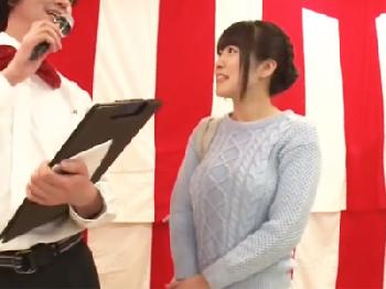 「もぉダメだってぇぇえ！！」電マ固定クイズで犯されイかされまくる素人美形少女W巨乳美少女のエロ動画