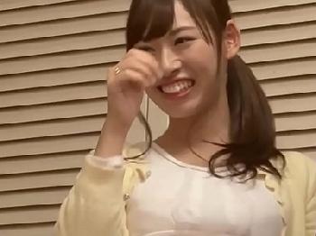 不動産屋の男が内見にきた奥様に勃起ペニスを押し付け否応なく中出し生ファック巨乳人妻のエロ動画