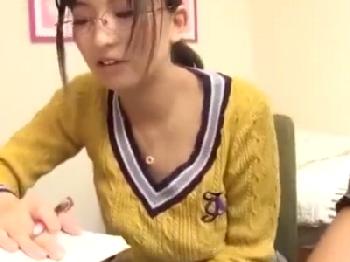 大学の友人男女がマジックミラー号スタッフにノセられ中出し性交素人美少女のエロ動画