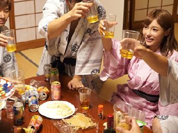元ド淫乱だった彼女が慰安旅行で乱交ハメ外し巨乳ギャルOL明日花キララのエロ動画