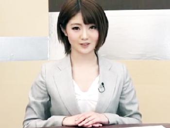 オンエア中に淫靡な言葉を連発する女子アナ→色情しちゃいその場で性交開始巨乳お姉さん痴女OLのエロ動画